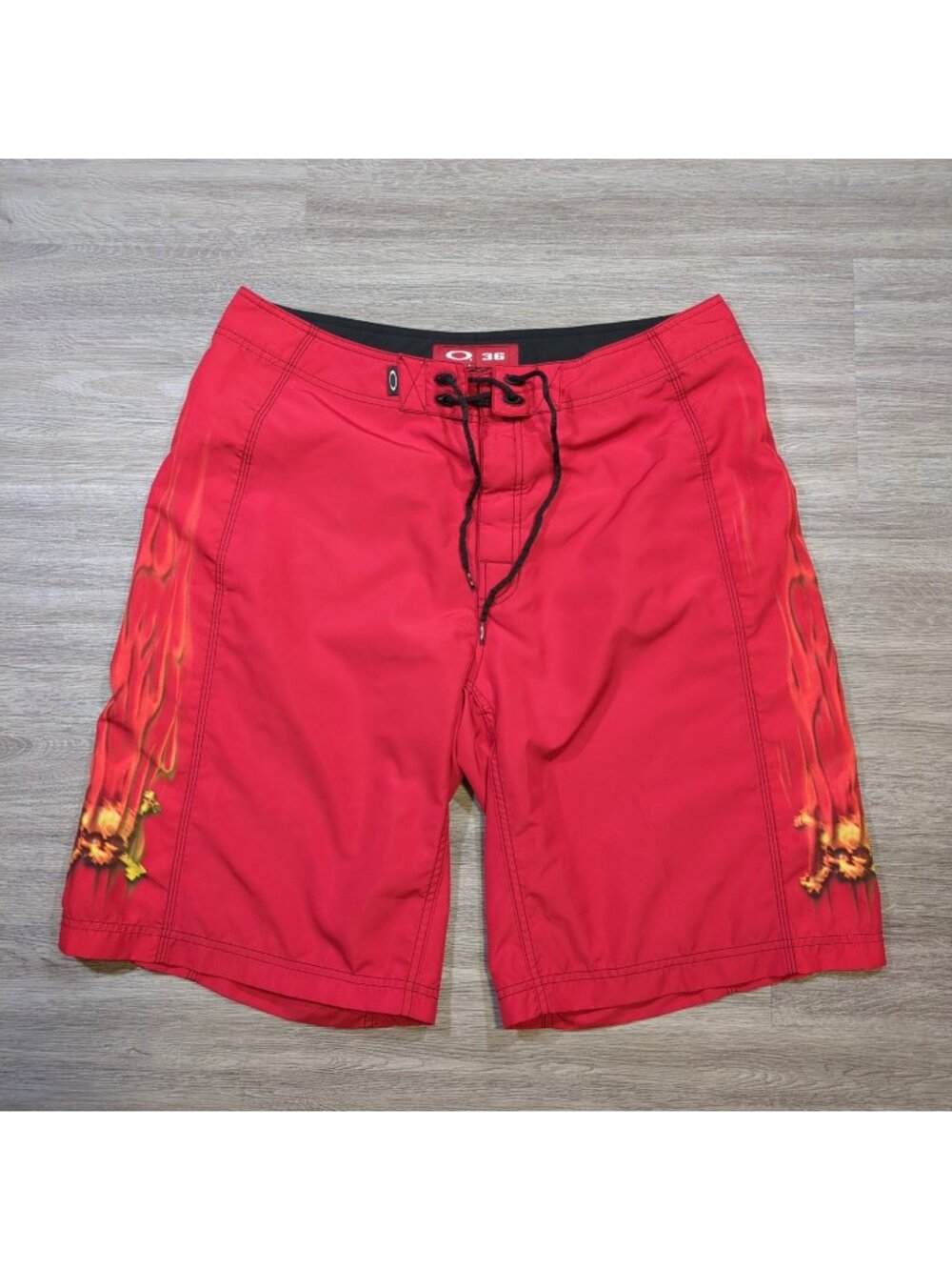 Vintage Y2K Oakley Board Shorts Men's 36 Skulls Flames Fire Red Software